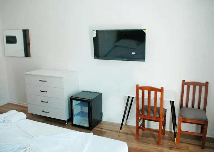 Apart Otel Iliria Golem (Tirana)