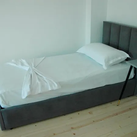 Aparthotel Iliria *