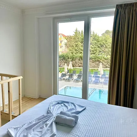 Iliria Aparthotel *