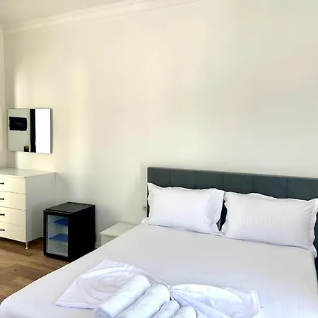 Aparthotel Iliria