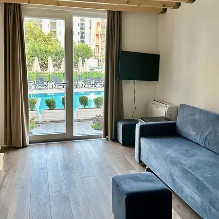 Iliria Aparthotel *