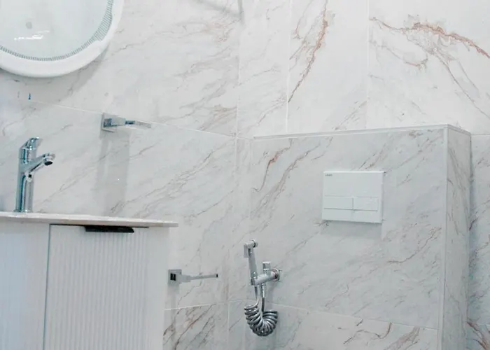 アパートホテル Iliria